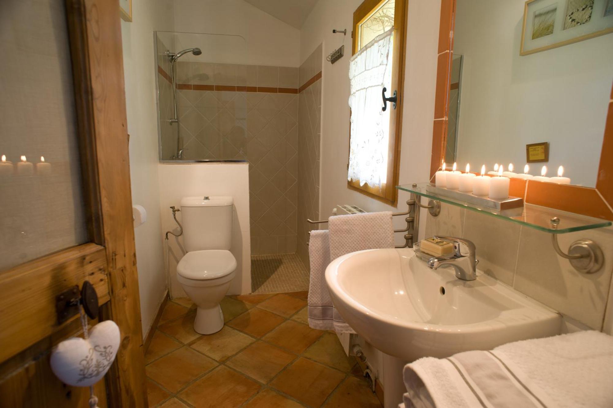 Chambres D'Hotes Domaine Des Machottes Grans Buitenkant foto