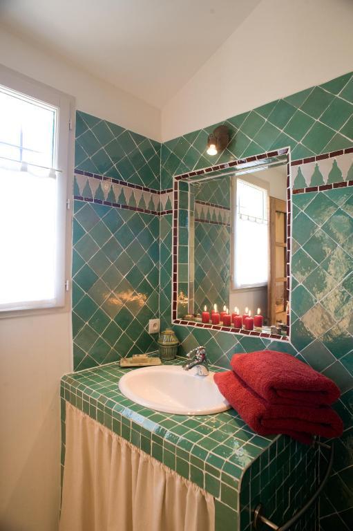 Chambres D'Hotes Domaine Des Machottes Grans Kamer foto